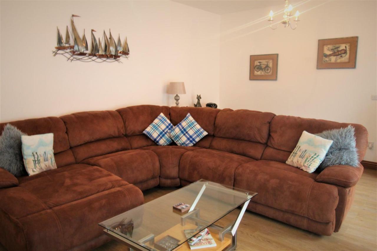 Fletcher Coach House Pendine Bagian luar foto